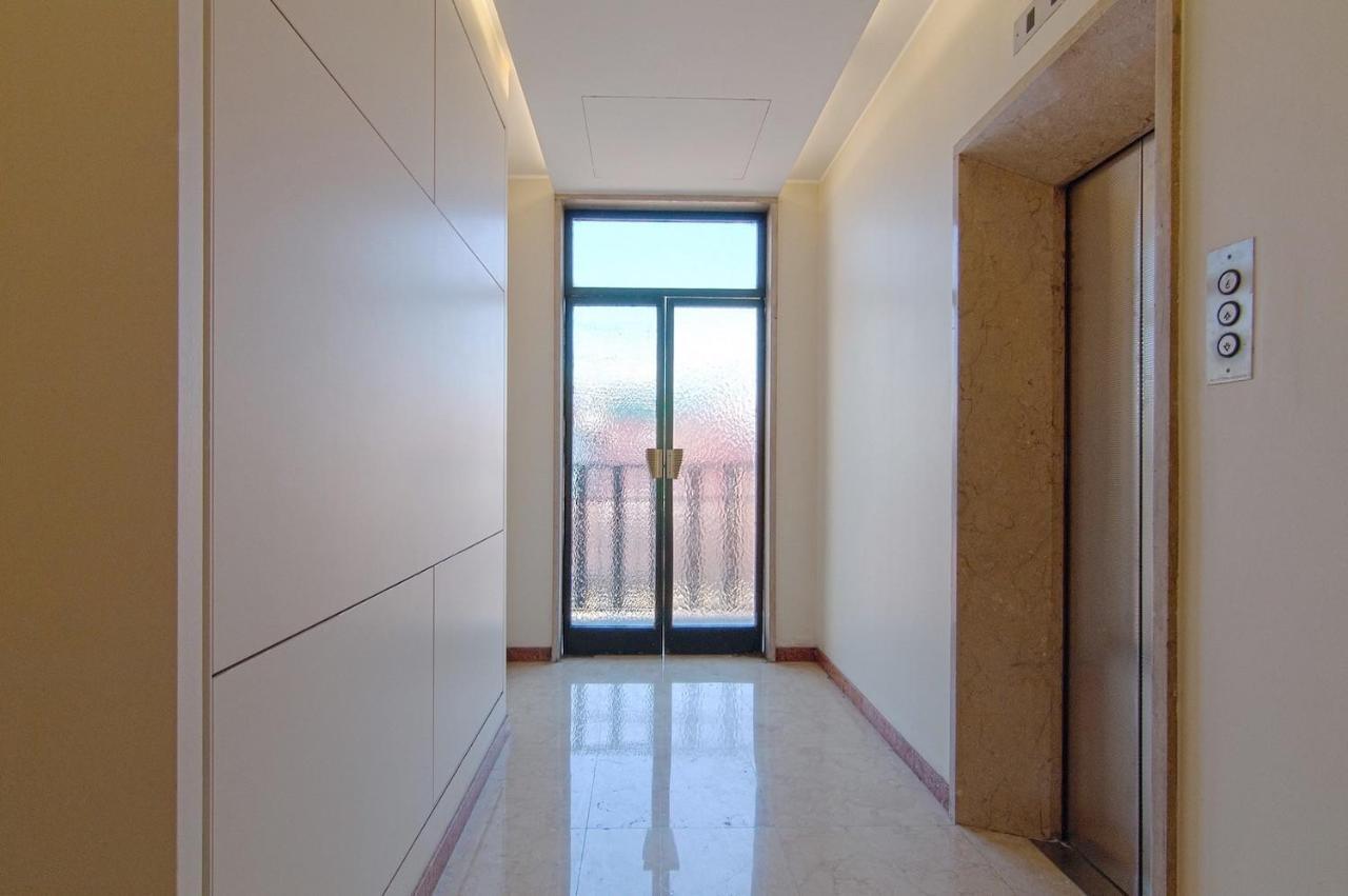 Contempora - Cavallotti 13 - A63 * Milano