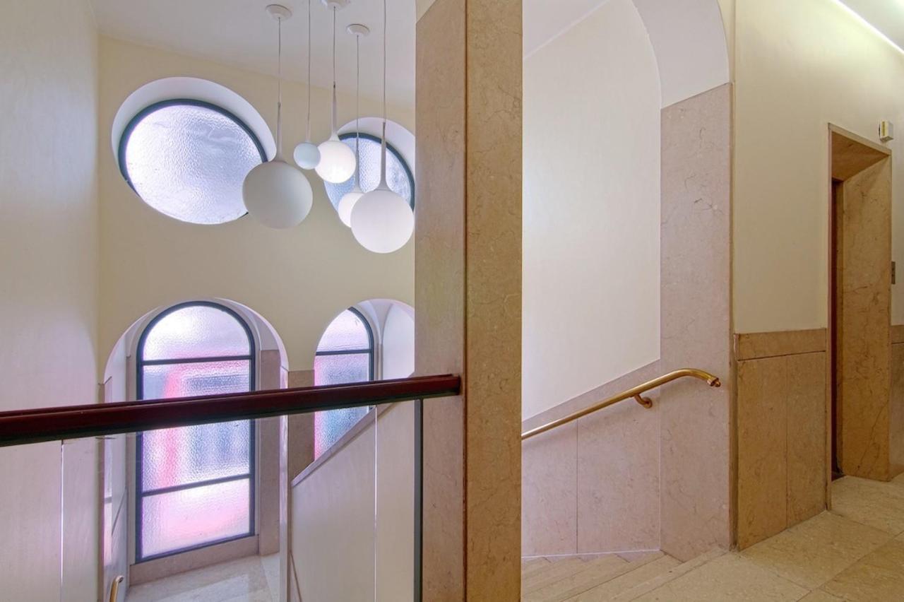 Contempora - Cavallotti 13 - A63 * Milano
